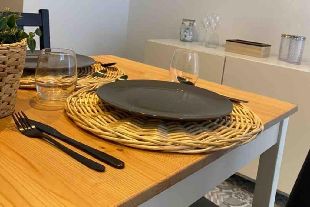 Apartment Superbe Full Equipe Avec Cour Exterieur *