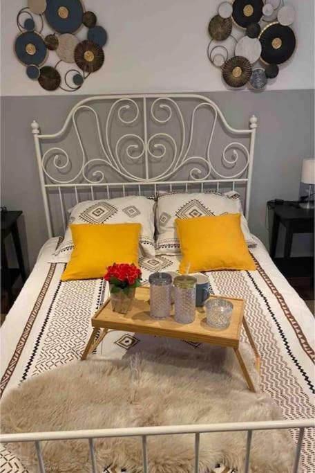 Apartment Superbe Full Equipe Avec Cour Exterieur *
